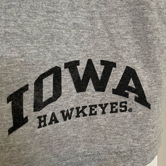 Simply For Sports Iowa Hawkeyes 🎉HP🎉 grey knit shorts size Large - Picture 2 of 6